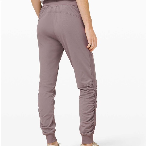 RARE NWT Lululemon Beyond the Studio Jogger - Picture 5 of 8